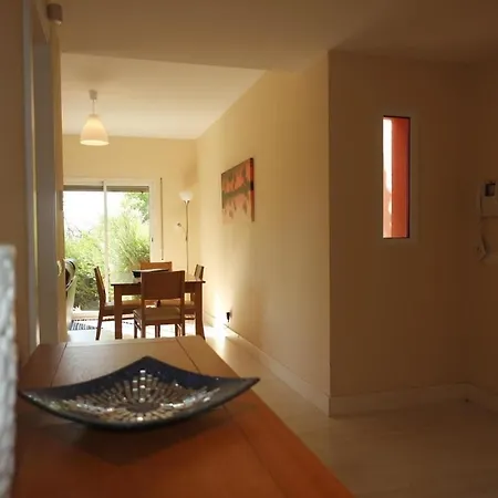 Fantastic With Pool Almost On The Sandy Beach! Apartmán
